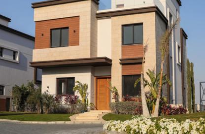 Villa - 4 Bedrooms - 4 Bathrooms for sale in Azzar - 5th Settlement Compounds - The 5th Settlement - New Cairo City - Cairo