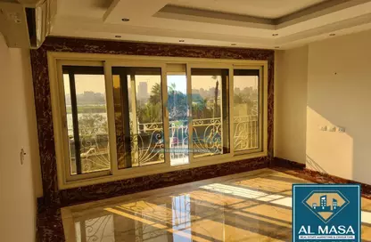 Apartment - 3 Bedrooms - 2 Bathrooms for sale in Cornish El Nile St. - Maadi - Hay El Maadi - Cairo