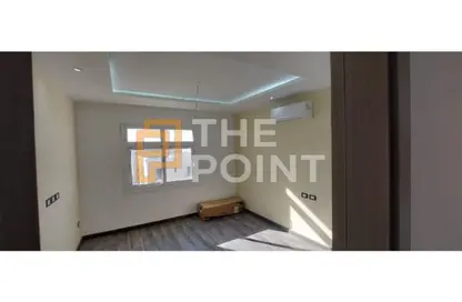 Apartment - 3 Bedrooms - 3 Bathrooms for sale in Hyde Park - New Cairo City - Cairo