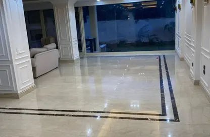 فيلا - 5 غرف نوم - 4 حمامات للبيع في زيزينيا جاردنز - امتداد المستثمرين الشمالية - مدينة القاهرة الجديدة - القاهرة