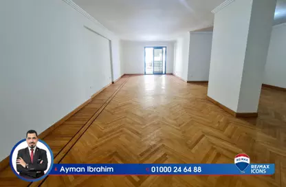 Apartment - 3 Bedrooms - 3 Bathrooms for rent in Shaarawy St. - Laurent - Hay Sharq - Alexandria