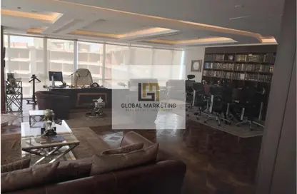 مساحات مكتبية - استوديو - 2 حمامات للبيع في شارع مجمع البنوك - شارع التسعين الجنوبي - التجمع الخامس - مدينة القاهرة الجديدة - القاهرة