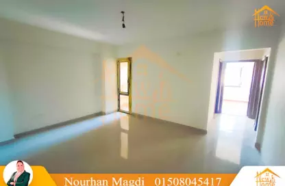 Apartment - 3 Bedrooms - 3 Bathrooms for sale in Mohamed Fawzy Moaz St. - Smouha - Hay Sharq - Alexandria