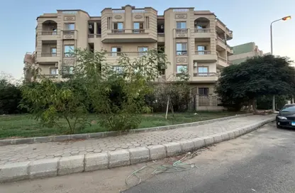 Duplex - 3 Bedrooms - 3 Bathrooms for sale in 4th Neighborhood - 4th Area - Shorouk City - Cairo