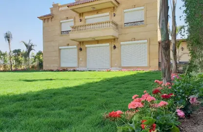 Villa - 4 Bedrooms - 5 Bathrooms for sale in Royal City - Sheikh Zayed Compounds - Sheikh Zayed City - Giza