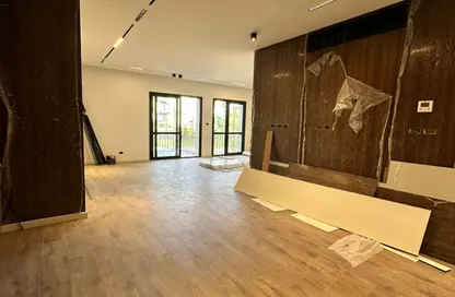 Apartment - 3 Bedrooms - 3 Bathrooms for sale in The Courtyards - Sheikh Zayed Compounds - Sheikh Zayed City - Giza