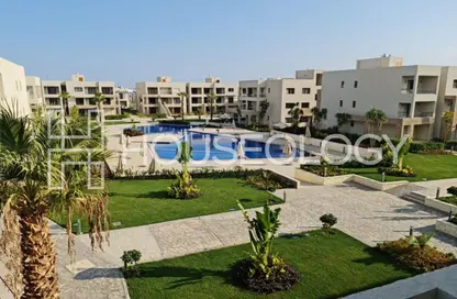 Chalet - 2 Bedrooms - 2 Bathrooms for sale in Azha - Al Ain Al Sokhna - Suez