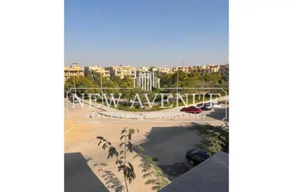 Apartment - 6 Bedrooms - 4 Bathrooms for sale in Al Narges 2 - Al Narges - New Cairo City - Cairo
