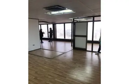 طابق كامل - استوديو - 4 حمامات للايجار في شارع الدقي - الدقي - الجيزة