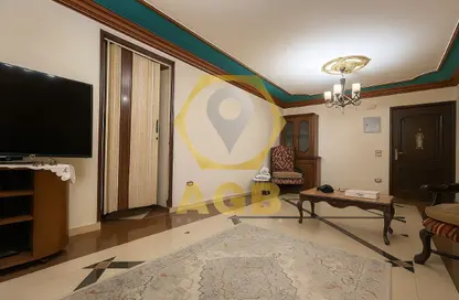 شقة - 3 غرف نوم - 1 حمام للبيع في شارع عبد الرحمن رشدي - ميدان سانت فاطيما - النزهة - القاهرة