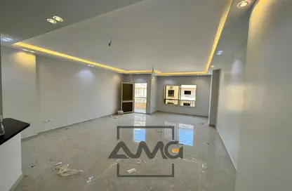 Apartment - 3 Bedrooms - 2 Bathrooms for rent in Mostashareen - North Investors Area - New Cairo City - Cairo Apartment - 3 Bedrooms - 2 Bathrooms for rent in Mostashareen - North Investors Area - New Cairo City - Cairo