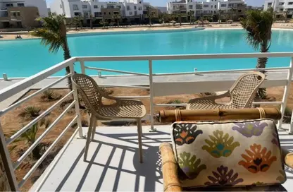 Chalet - 2 Bedrooms - 2 Bathrooms for sale in Swan Lake Gouna - Al Gouna - Hurghada - Red Sea