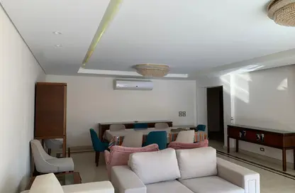 شقة - 2 غرف نوم - 3 حمامات للايجار في جاردن سيتي - القاهرة