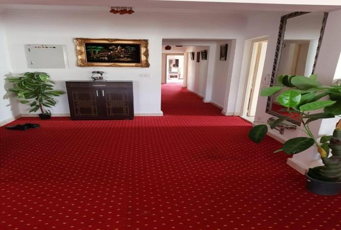 8321109 - Property Image 3