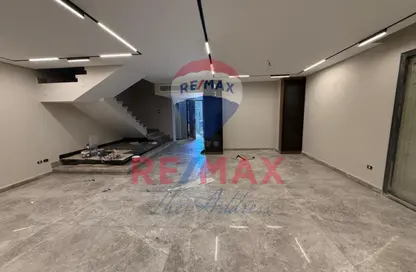 منزل مزدوج - 5 غرف نوم - 4 حمامات للبيع في سوديك ايست - الحي السادس - هليوبوليس الجديدة - القاهرة