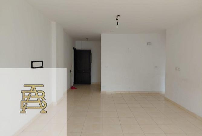 8220299 - Property Image 3