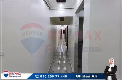 Apartment - 3 Bedrooms - 1 Bathroom for rent in Gameyat Masged Al Reyad St. - Miami - Hay Awal El Montazah - Alexandria