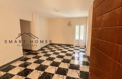 شقة - 3 غرف نوم - 1 حمام للايجار في شارع 13 - الحي الثالث عشر - الشيخ زايد - الجيزة