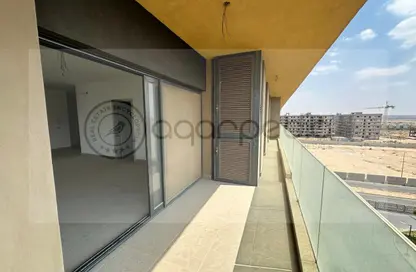 شقة - 2 غرف نوم - 2 حمامات للايجار في كمبوند البروج - كمبوندات الشروق - مدينة الشروق - القاهرة