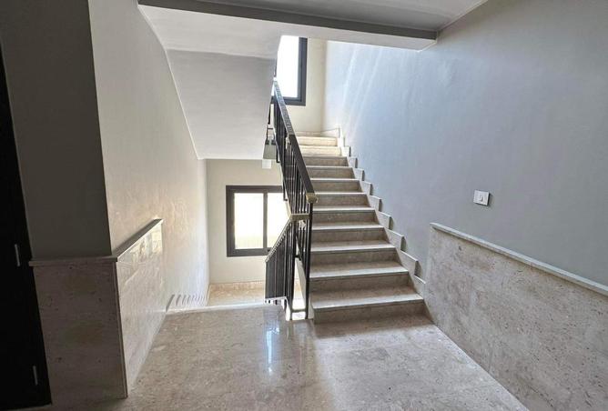 8181421 - Property Image 2