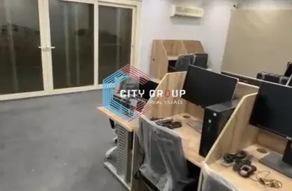 Office Space - Studio - 3 Bathrooms for rent in Hay El Maadi - Cairo