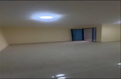 Office Space - Studio - 2 Bathrooms for rent in Rayhanah Plaza - Zahraa El Maadi - Hay El Maadi - Cairo