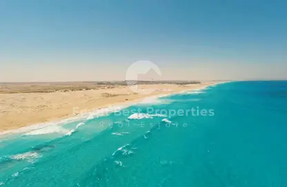 Chalet - 2 Bedrooms - 3 Bathrooms for sale in Ogami - Ras Al Hekma - North Coast