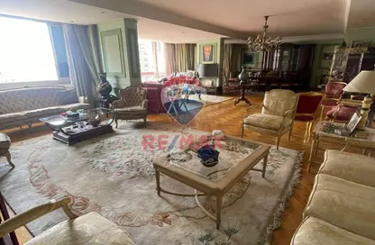 Apartment - 3 Bedrooms - 3 Bathrooms for sale in Beirut St. - Al Gamea Square - Heliopolis - Masr El Gedida - Cairo