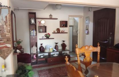 Apartment - 2 Bedrooms - 1 Bathroom for sale in Dr Mohammed Al Nabawi Al Mohandes St. - Al Hadiqah Al Dawliyah - 7th District - Nasr City - Cairo