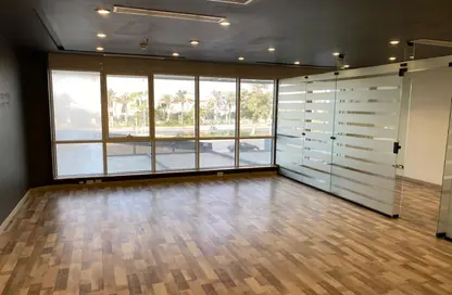 مساحات مكتبية - استوديو - 2 حمامات للايجار في تريفيوم سكوير - شارع التسعين الشمالي - التجمع الخامس - مدينة القاهرة الجديدة - القاهرة