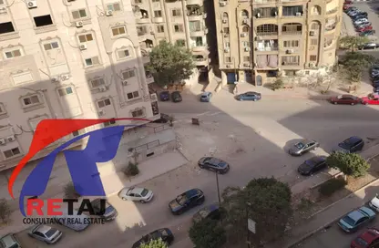 Apartment - 3 Bedrooms - 3 Bathrooms for sale in Hossam Al Deen Bassiouny St. - 10th Zone - Nasr City - Cairo