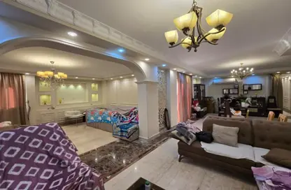 Half Floor - 4 Bedrooms - 5 Bathrooms for sale in El Mearag City - Zahraa El Maadi - Hay El Maadi - Cairo