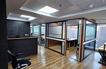 مساحات مكتبية - استوديو - 2 حمامات للايجار في بيزنس بلاس - شارع التسعين الشمالي - التجمع الخامس - مدينة القاهرة الجديدة - القاهرة