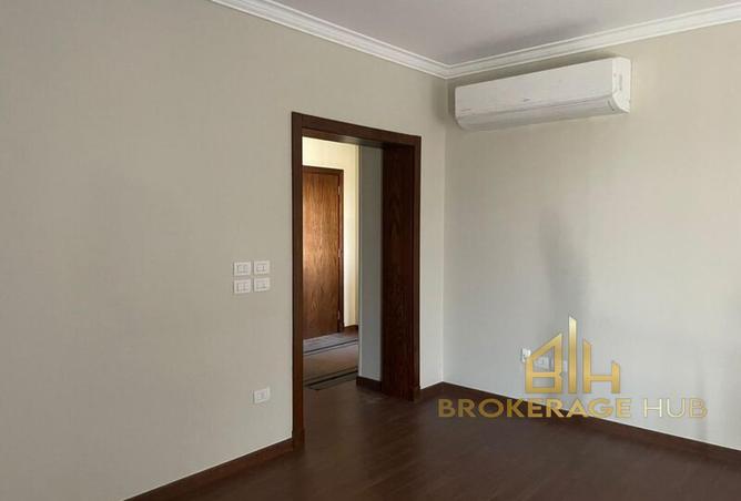 8250424 - Property Image 2