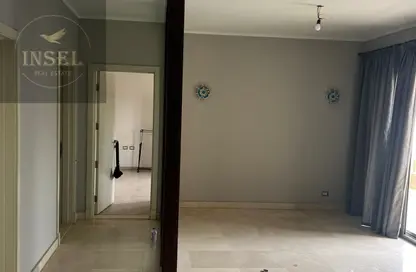 شقة - 2 غرف نوم - 2 حمامات للايجار في فيلدج جيت - المستثمرين الجنوبية - مدينة القاهرة الجديدة - القاهرة