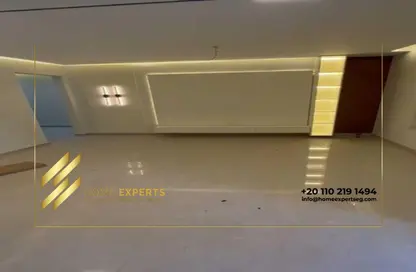 Apartment - 3 Bedrooms - 3 Bathrooms for rent in Galleria Moon Valley - South Investors Area - New Cairo City - Cairo