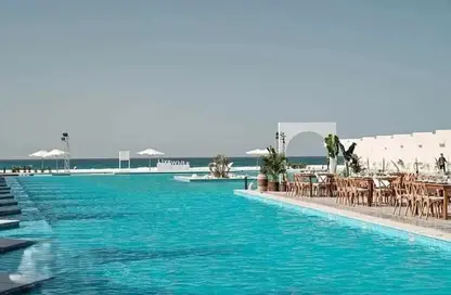 شاليه - 3 غرف نوم - 2 حمامات للبيع في دايركشن وايت - راس الحكمة - الساحل الشمالي