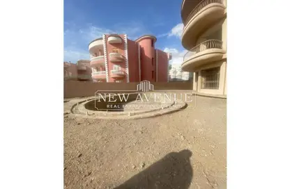 Villa - 7+ Bedrooms - 7 Bathrooms for sale in French University Square - City Center 1 - Shorouk City - Cairo