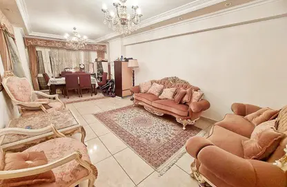 Apartment - 3 Bedrooms - 1 Bathroom for sale in Cleopatra - Hay Sharq - Alexandria
