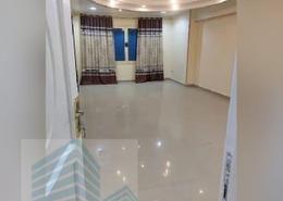 شقة - 4 غرف نوم - 2 حمامات for للايجار in شارع إسماعيل الفنجرى - كامب شيزار - حي وسط - الاسكندرية