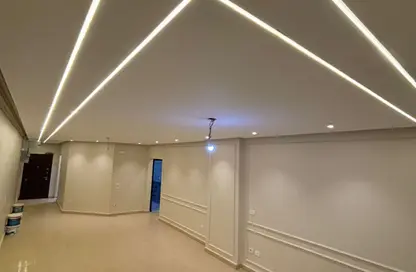 شقة - 3 غرف نوم - 3 حمامات للايجار في كمبوندات الشروق - مدينة الشروق - القاهرة