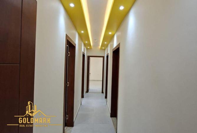 8220514 - Property Image 3