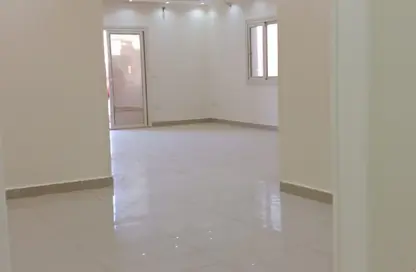 Apartment - 3 Bedrooms - 3 Bathrooms for sale in South Lotus - El Lotus - New Cairo City - Cairo