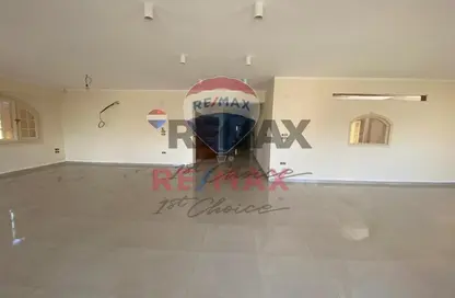 شقة - 4 غرف نوم - 3 حمامات للايجار في المجاورة الثانية - المنطقة الثانية - مدينة الشروق - القاهرة