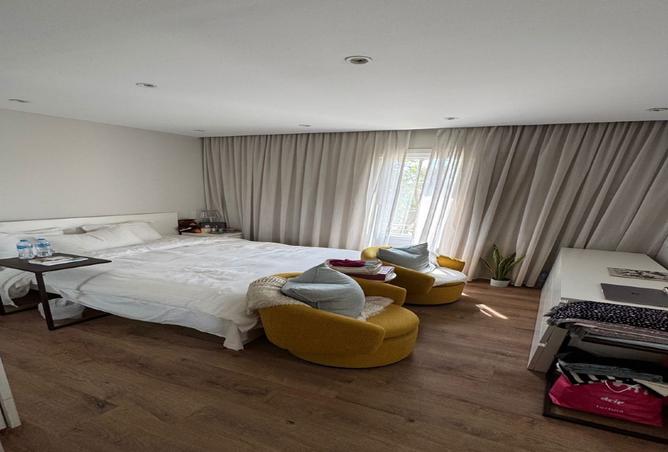 8062686 - Property Image 2