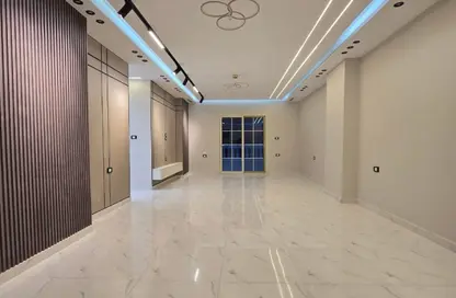 Apartment - 3 Bedrooms - 2 Bathrooms for sale in Gate 1 - Khofo - Hadayek El Ahram - Giza