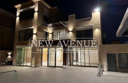Villa - 3 Bedrooms - 5 Bathrooms for sale in Royal City - Sheikh Zayed Compounds - Sheikh Zayed City - Giza