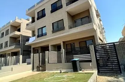 Townhouse - 3 Bedrooms - 2 Bathrooms for sale in Golf City - Obour City - Qalyubia