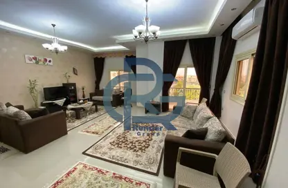 (بنتهاوس  (روف - 4 غرف نوم - 5 حمامات للبيع في المنطقة ب - حى جنوب الاكايمية - مدينة القاهرة الجديدة - القاهرة
