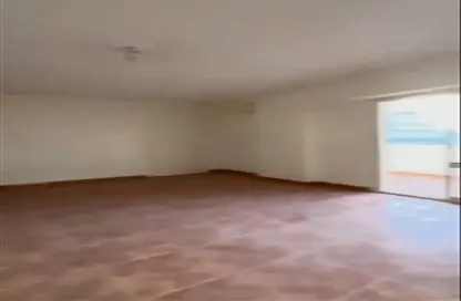 شقة - 3 غرف نوم - 2 حمامات للايجار في شارع شهاب - المهندسين - الجيزة